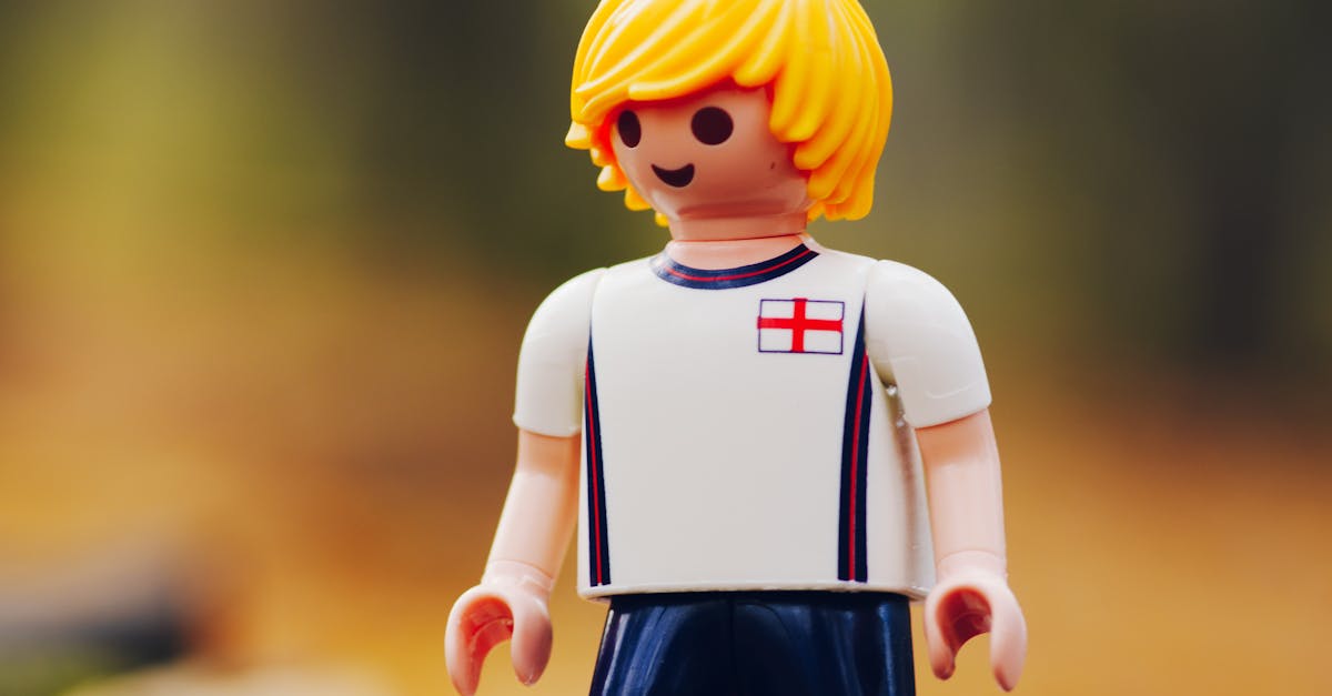 How to Identify and Remove Weeds from Artificial Turf